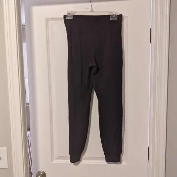 Vuori Daily Jogger, Dark Cherry, Size Small - Picture 3 of 5